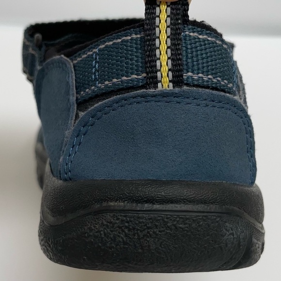 Keen Newport H2 closed toe sandals sz 3 kid’s - Picture 12 of 12